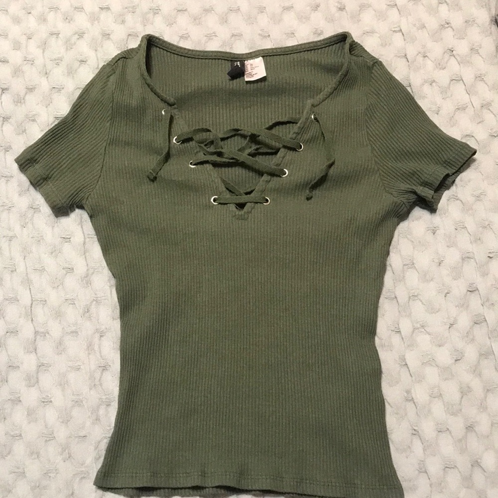 Green cropped shirt